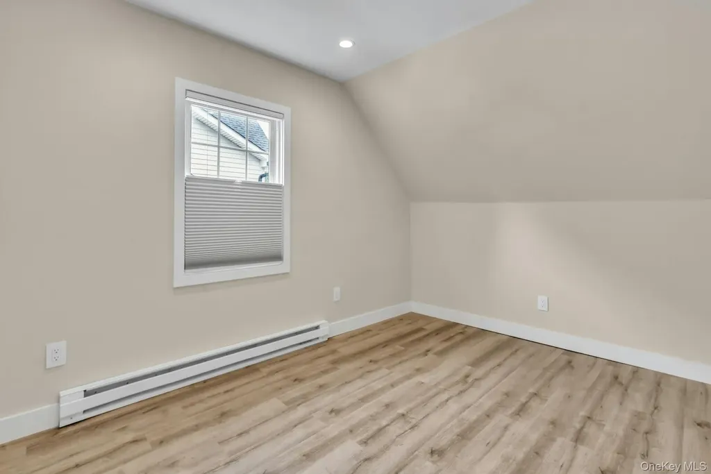 20 Robert Road Glen Cove NY 11542