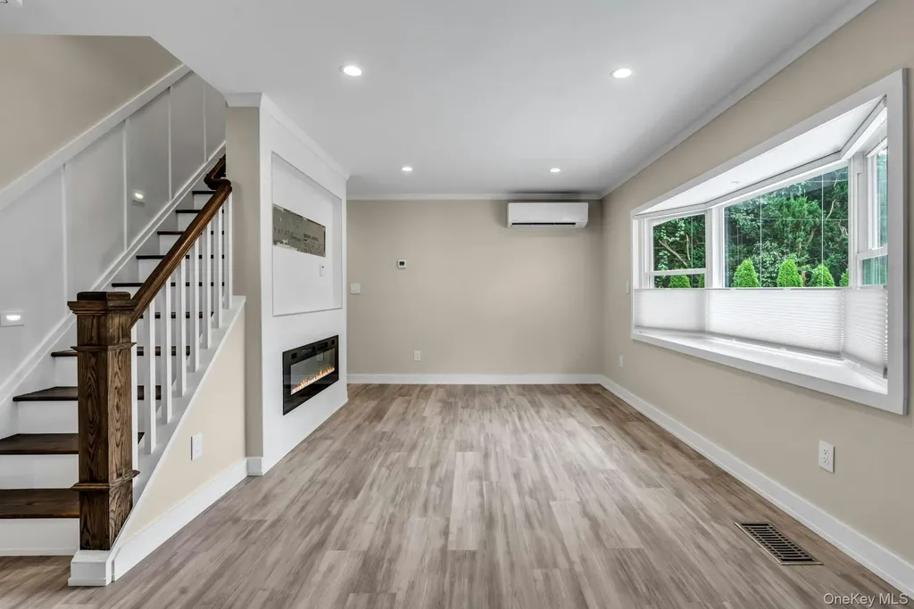 20 Robert Road Glen Cove NY 11542