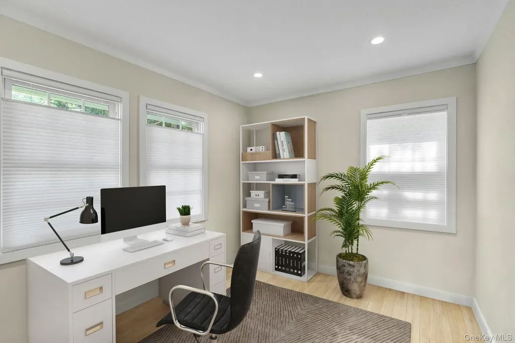 20 Robert Road Glen Cove NY 11542