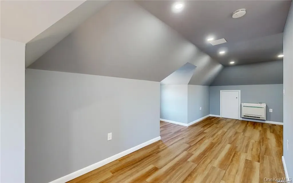 386 Mulry Lane Lawrence NY 11559