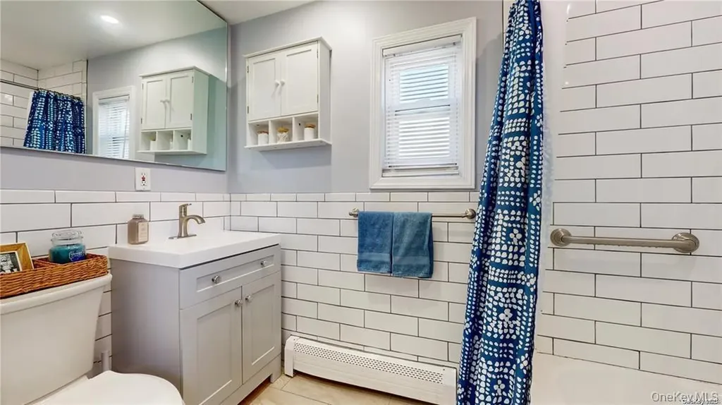 386 Mulry Lane Lawrence NY 11559
