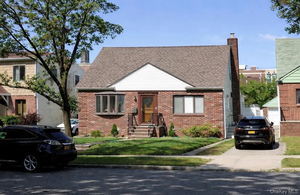 4552 196th Street Flushing NY 11358