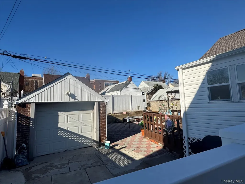 4552 196th Street Flushing NY 11358