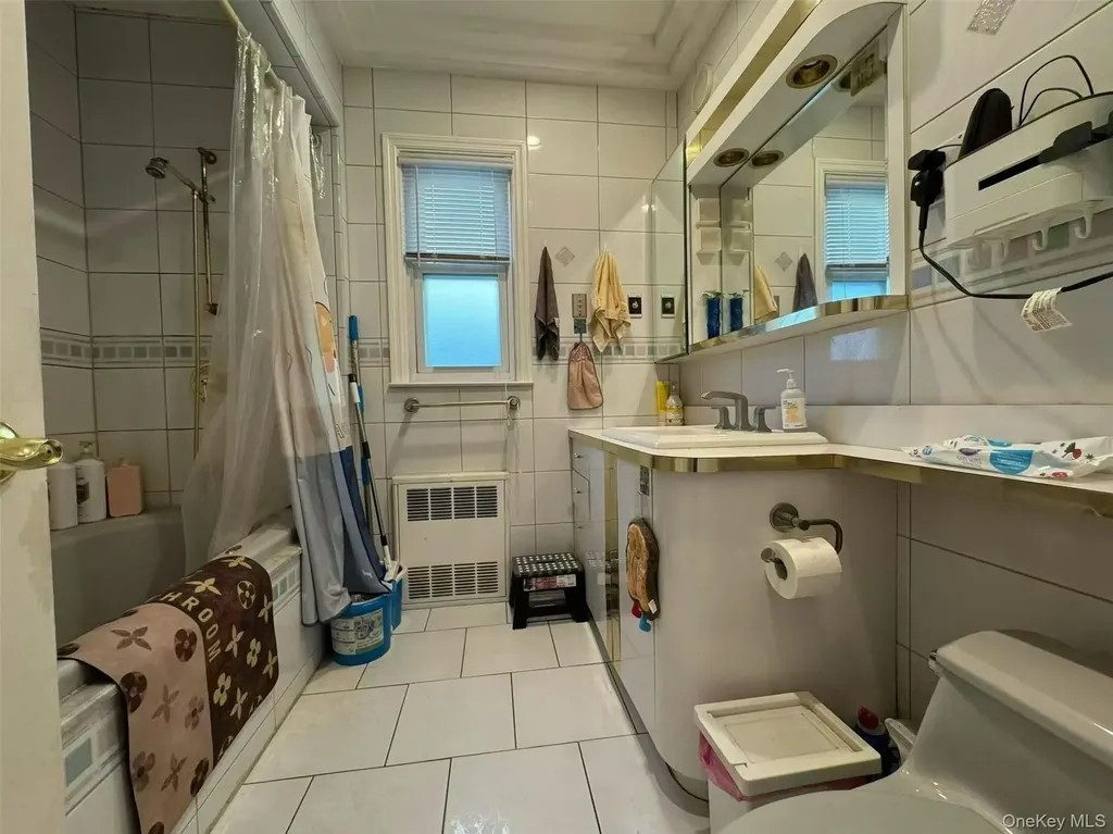 4552 196th Street Flushing NY 11358
