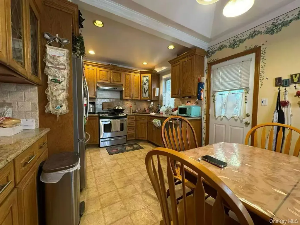 4552 196th Street Flushing NY 11358