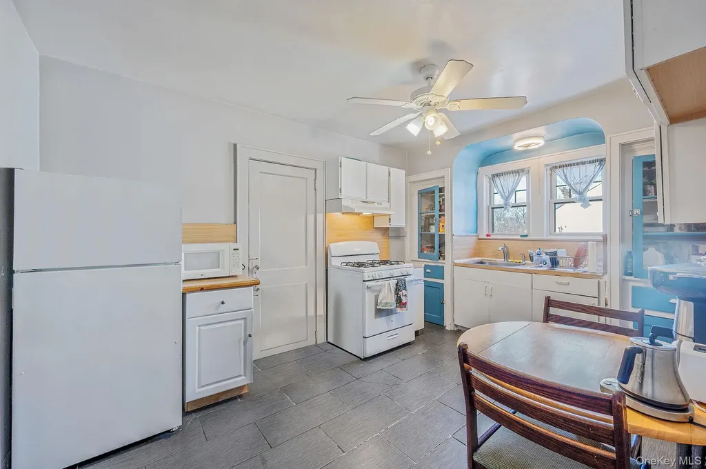 22 Fairview Boulevard Hempstead NY 11550