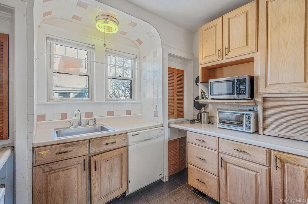 22 Fairview Boulevard Hempstead NY 11550