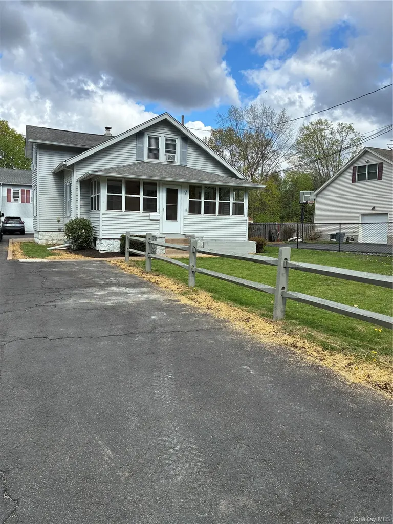 19 Sheridan Avenue Sloatsburg NY 10974
