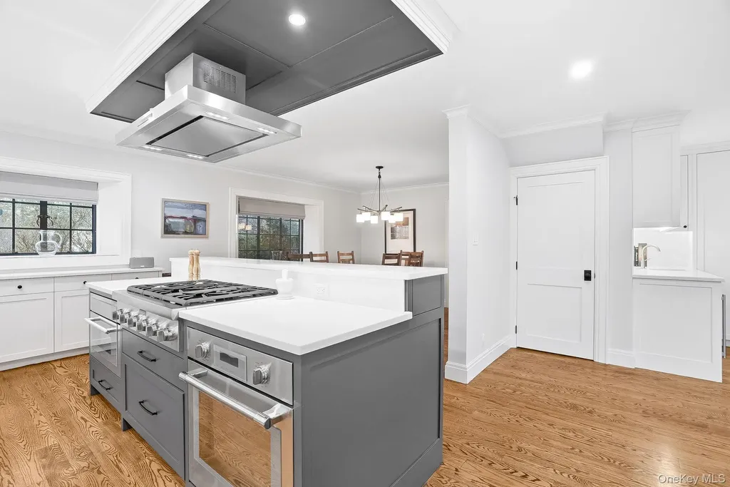 65 Howell Avenue Larchmont NY 10538