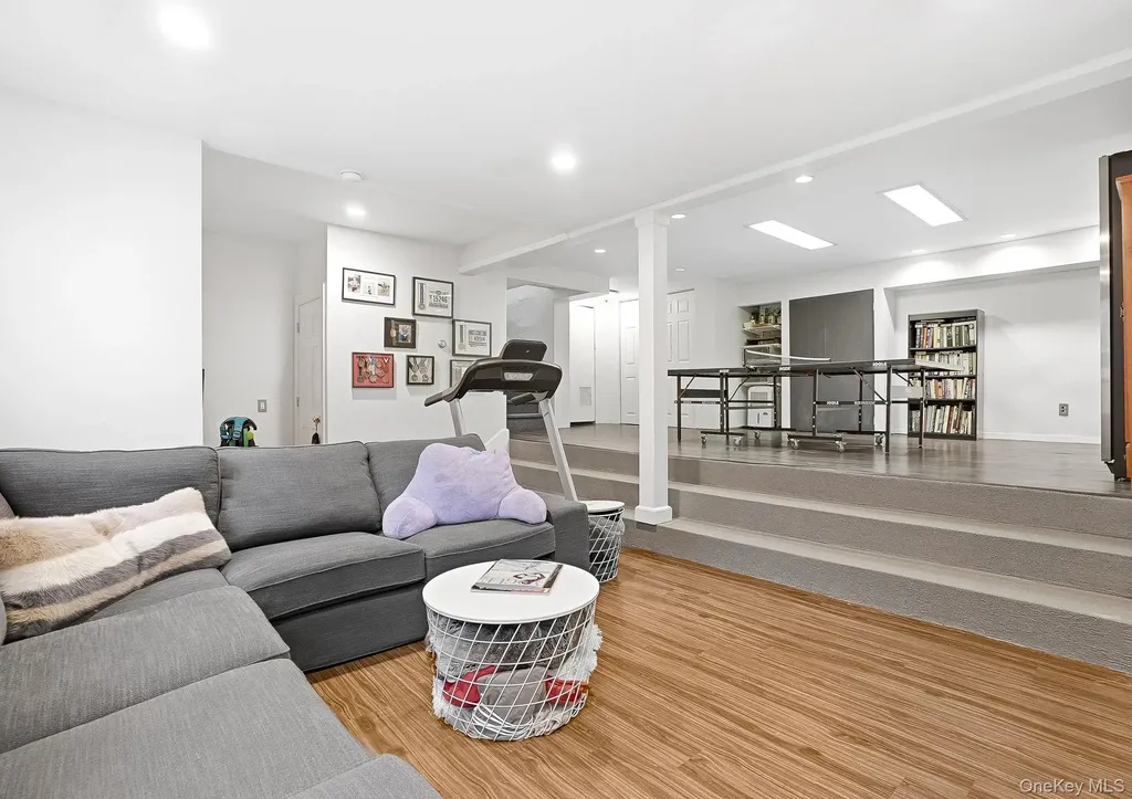 65 Howell Avenue Larchmont NY 10538