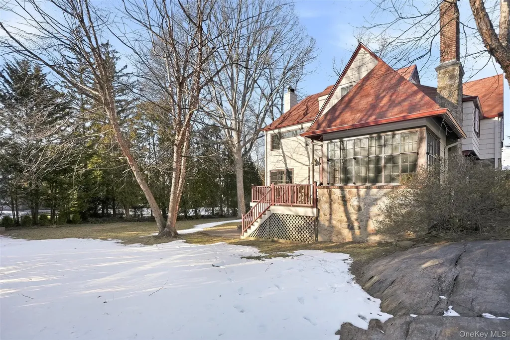 65 Howell Avenue Larchmont NY 10538