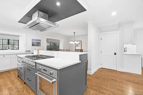65 Howell Avenue Larchmont NY 10538