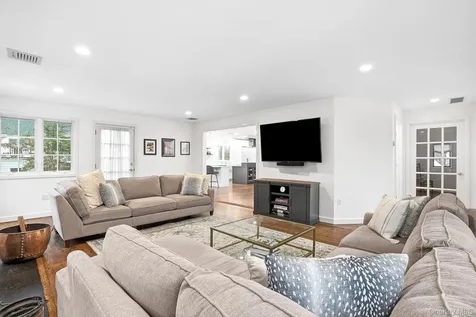 65 Howell Avenue Larchmont NY 10538
