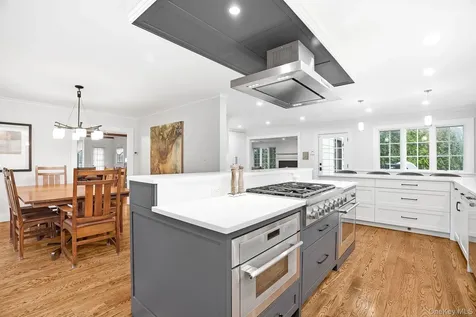 65 Howell Avenue Larchmont NY 10538