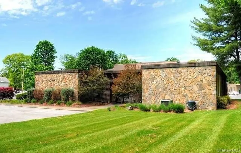 10 Boice Hyde Park NY 12538