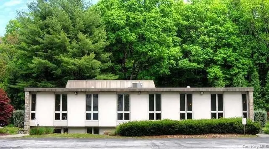 10 Boice Hyde Park NY 12538