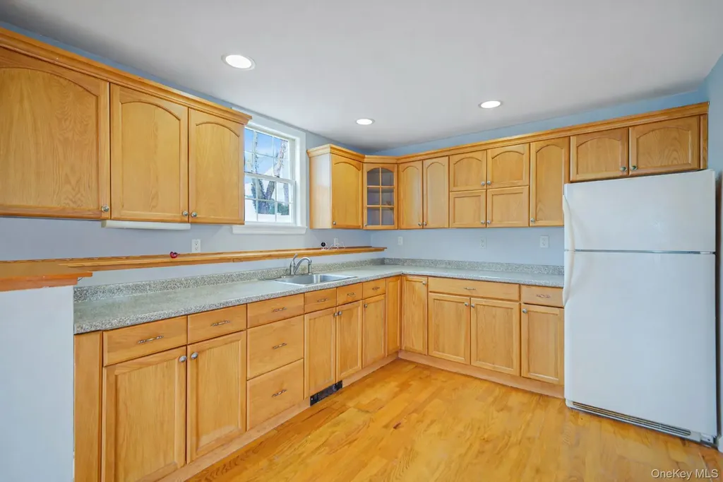 92 Hawthorne Road Kings Park NY 11754