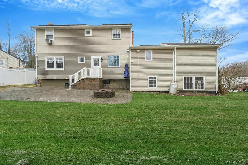 92 Hawthorne Road Kings Park NY 11754
