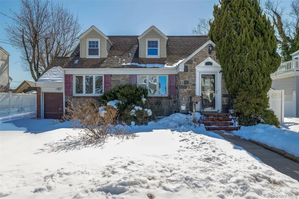 682 Rose Boulevard North Baldwin NY 11510
