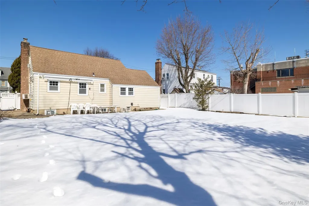 682 Rose Boulevard North Baldwin NY 11510