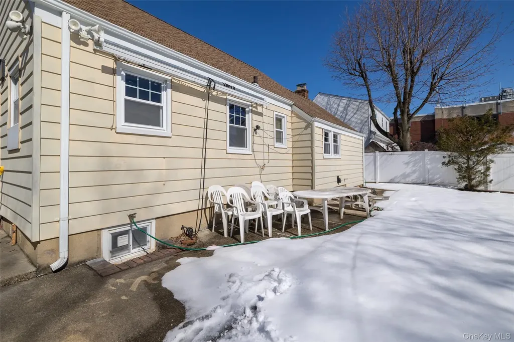 682 Rose Boulevard North Baldwin NY 11510
