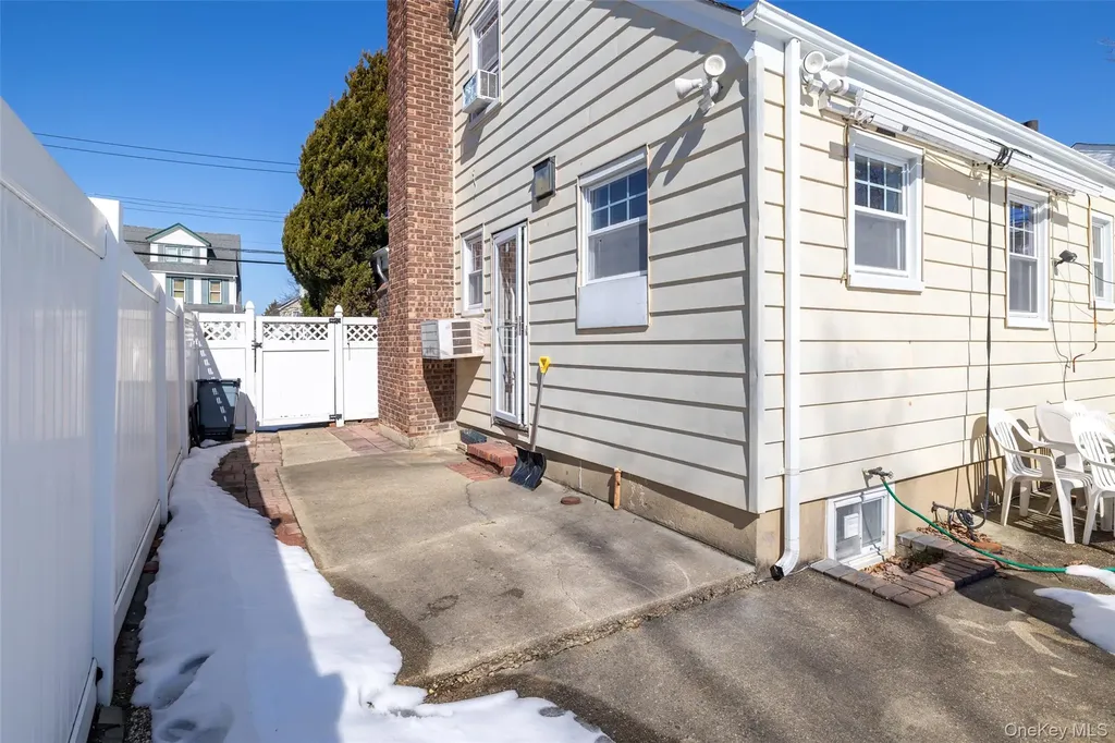 682 Rose Boulevard North Baldwin NY 11510