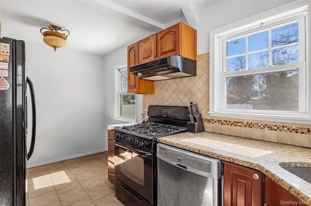 682 Rose Boulevard North Baldwin NY 11510