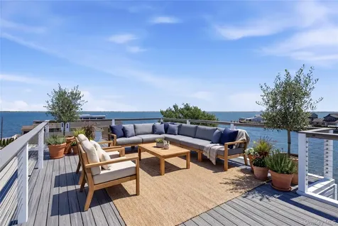 298 W Lido Promenade Lindenhurst NY 11757