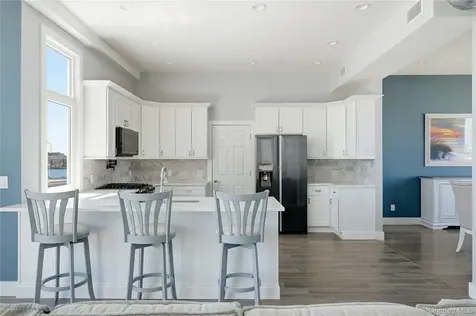 298 W Lido Promenade Lindenhurst NY 11757
