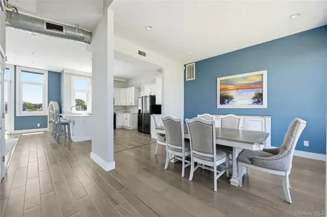 298 W Lido Promenade Lindenhurst NY 11757