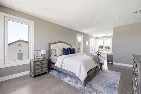 298 W Lido Promenade Lindenhurst NY 11757