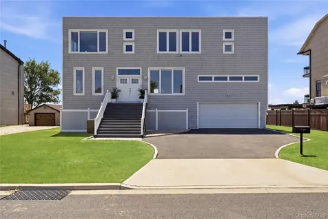 298 W Lido Promenade Lindenhurst NY 11757