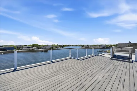298 W Lido Promenade Lindenhurst NY 11757