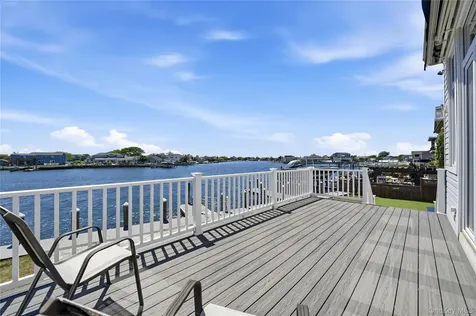 298 W Lido Promenade Lindenhurst NY 11757