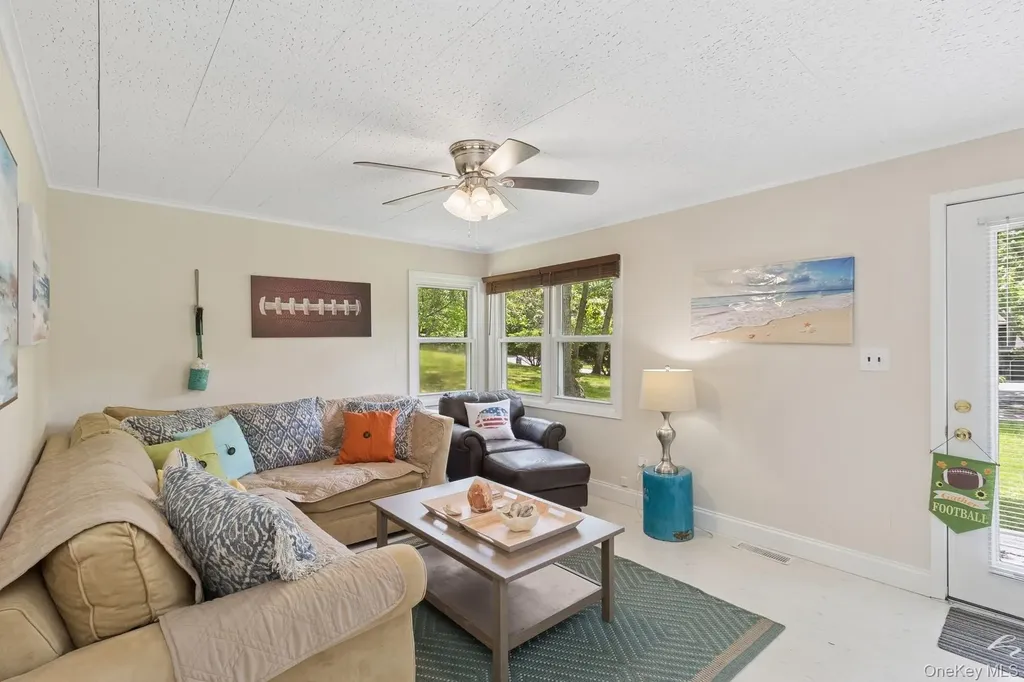 28 The Trail Hampton Bays NY 11946
