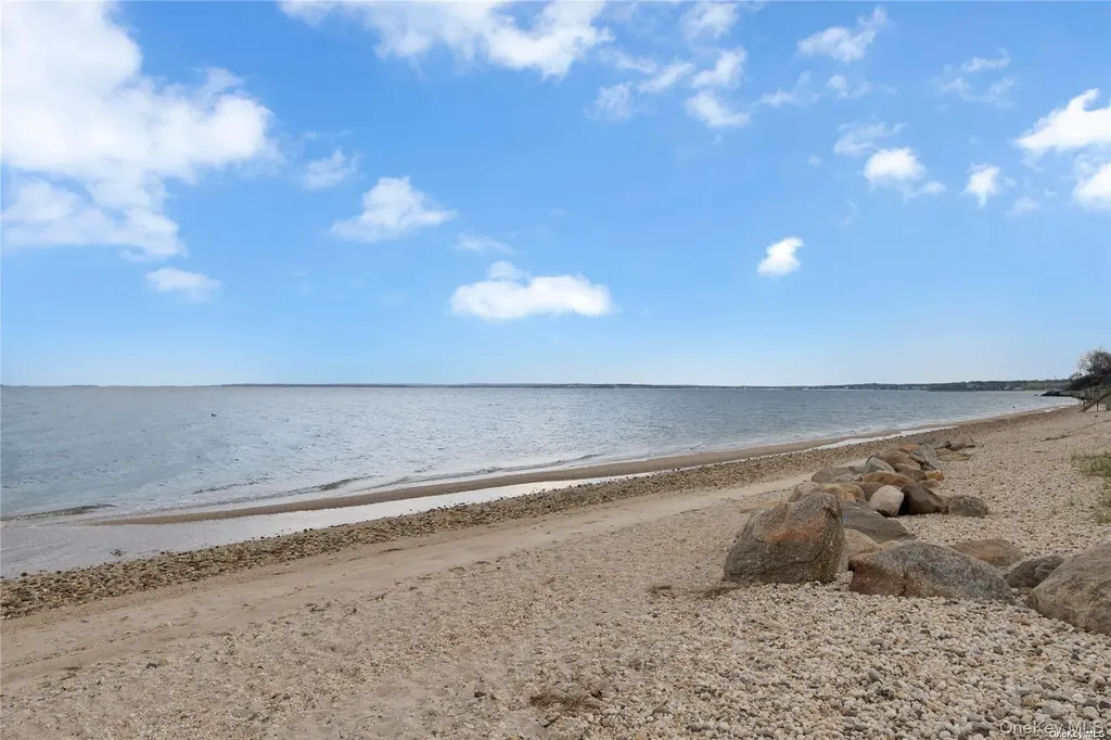 28 The Trail Hampton Bays NY 11946