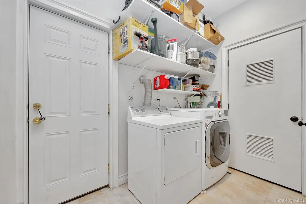 708 Park Lane Cedarhurst NY 11516