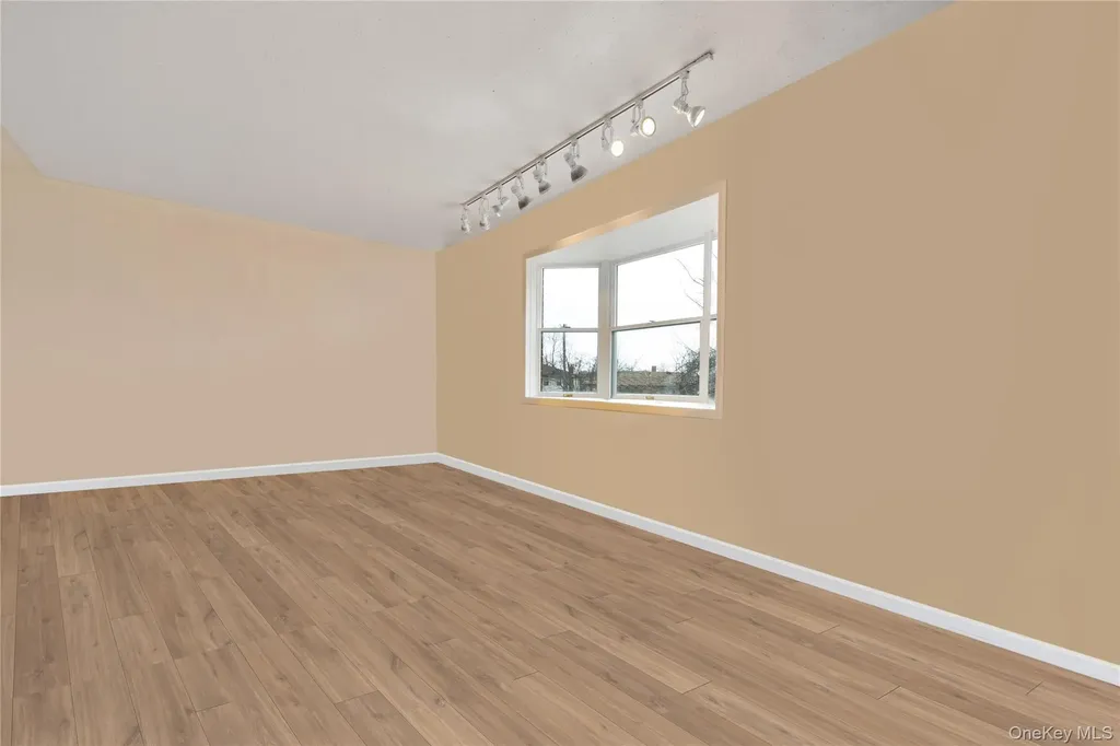 708 Park Lane Cedarhurst NY 11516