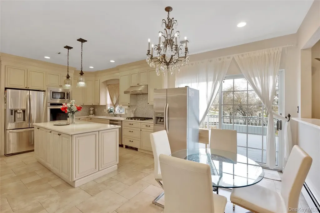 708 Park Lane Cedarhurst NY 11516