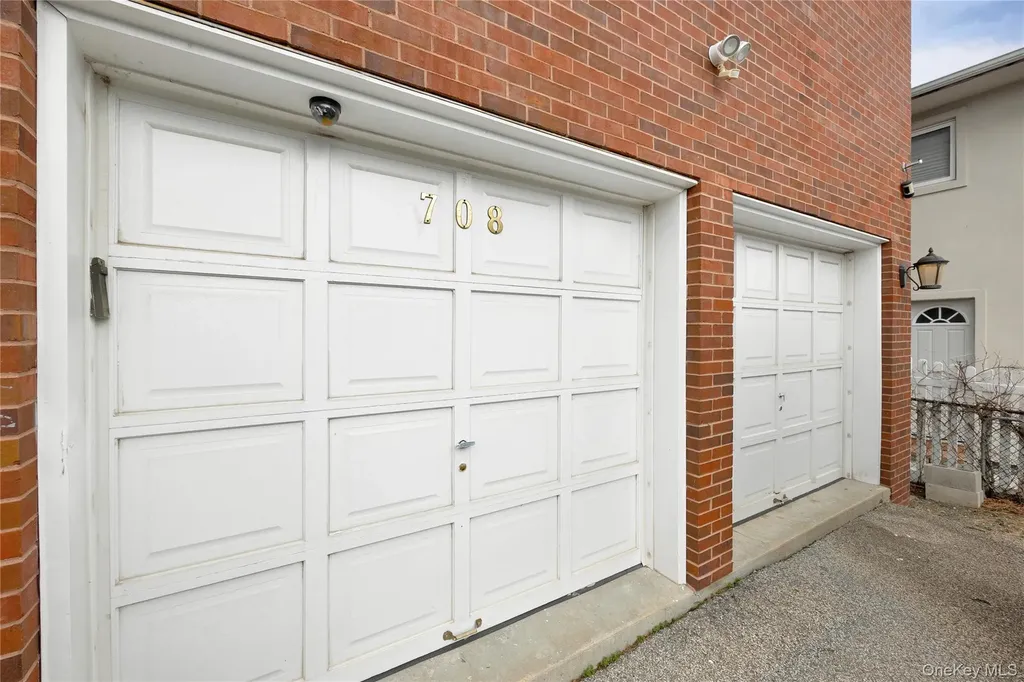 708 Park Lane Cedarhurst NY 11516