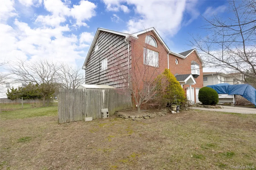 708 Park Lane Cedarhurst NY 11516