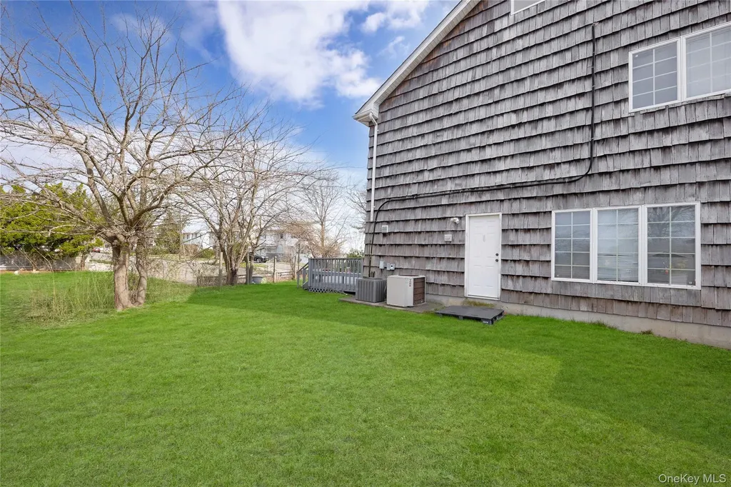 708 Park Lane Cedarhurst NY 11516