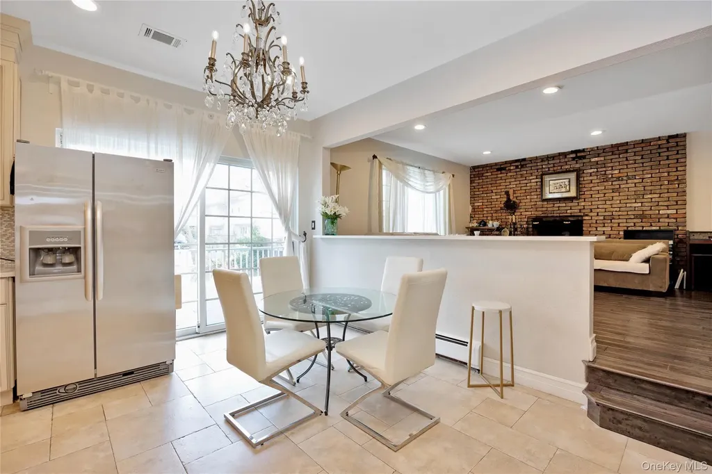 708 Park Lane Cedarhurst NY 11516