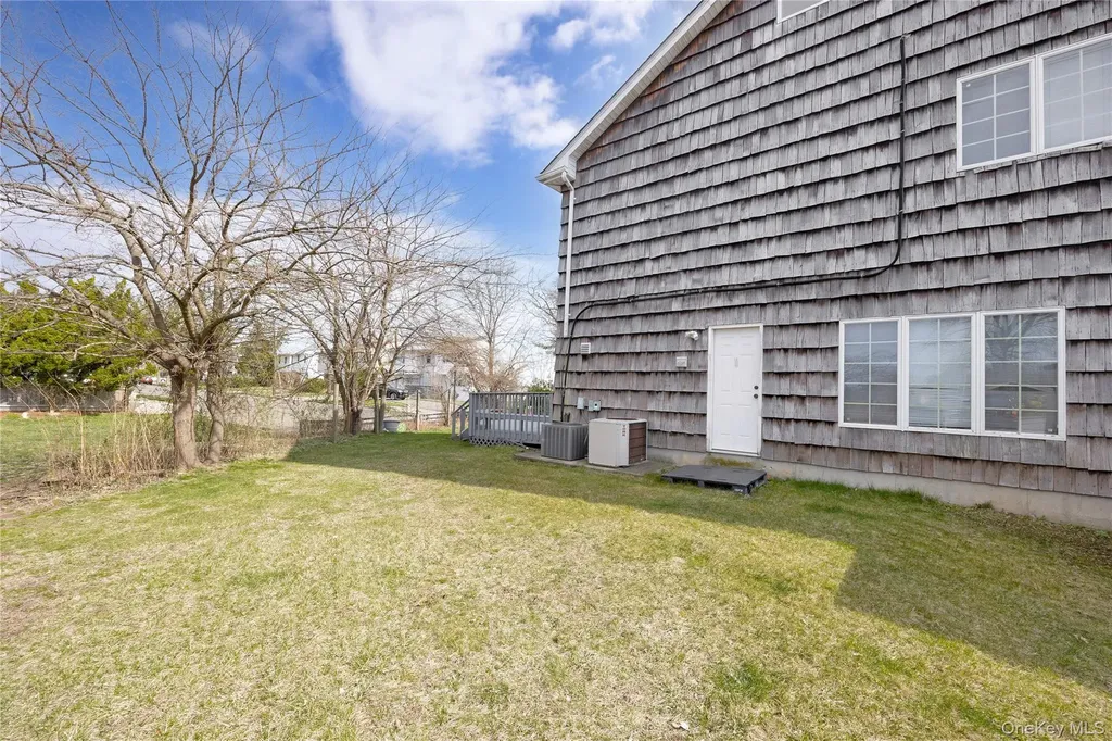 708 Park Lane Cedarhurst NY 11516