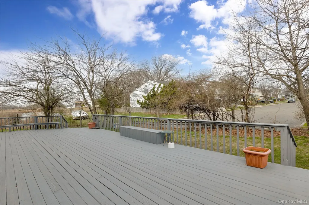 708 Park Lane Cedarhurst NY 11516