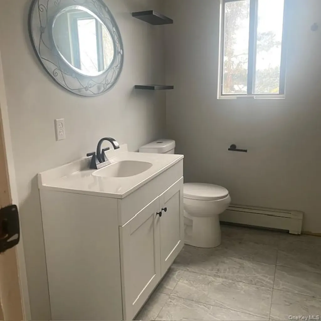 18 Windus Drive Shirley NY 11967