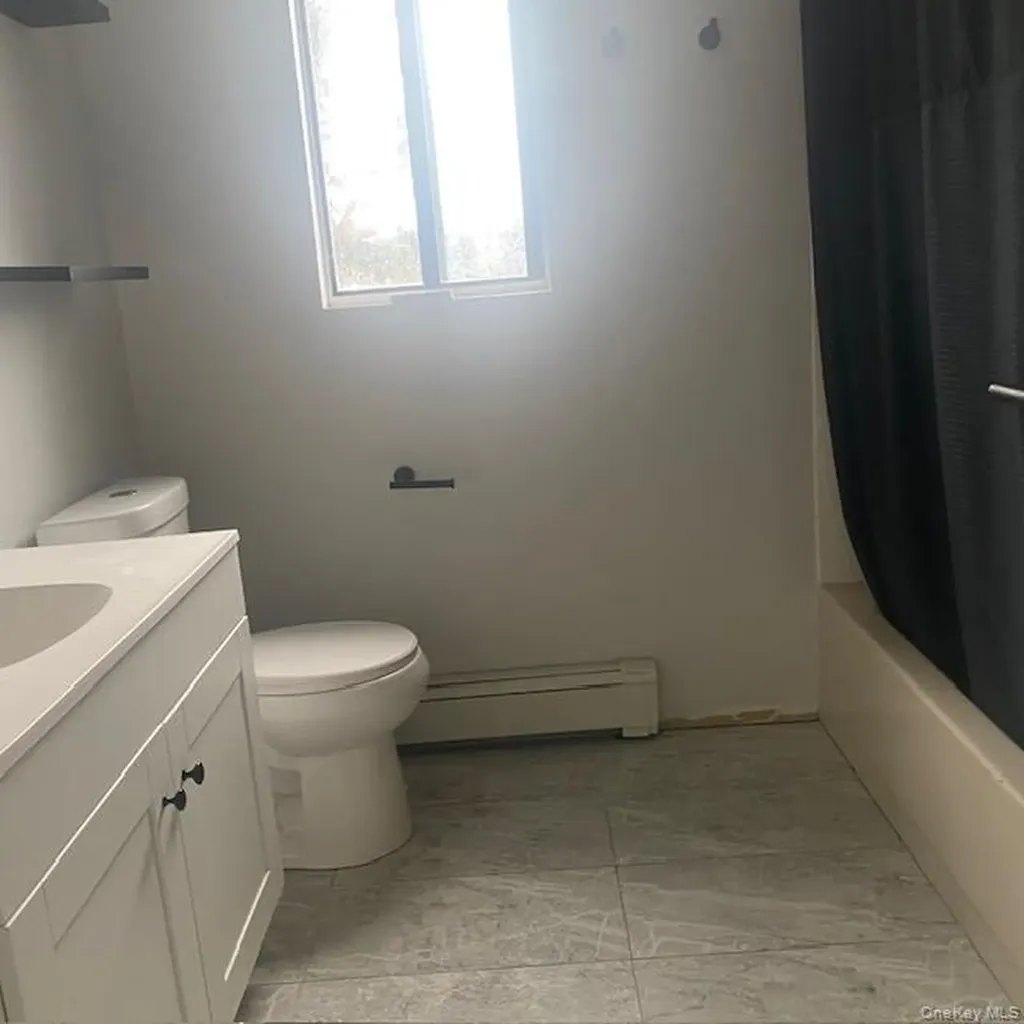 18 Windus Drive Shirley NY 11967
