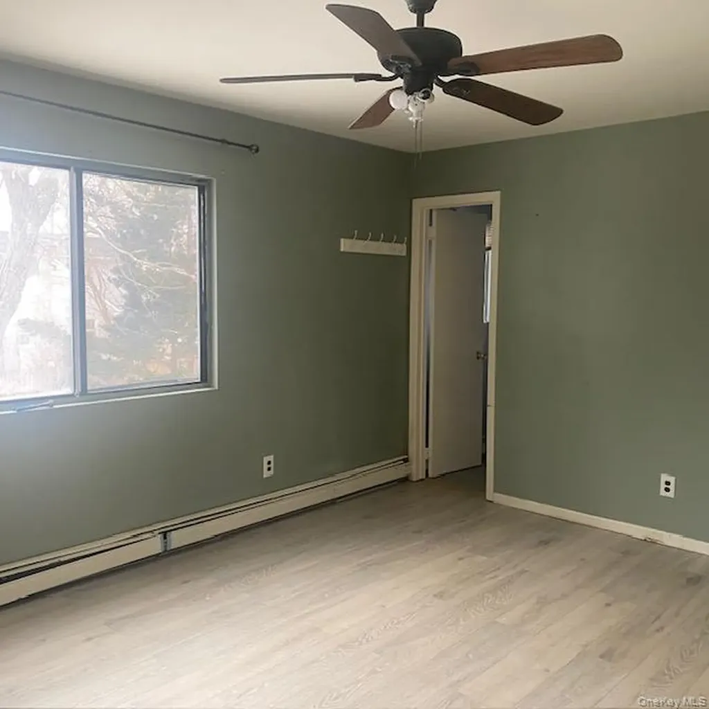 18 Windus Drive Shirley NY 11967