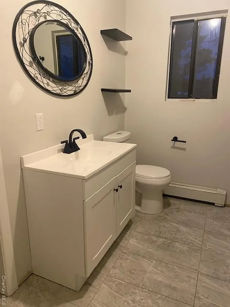 18 Windus Drive Shirley NY 11967