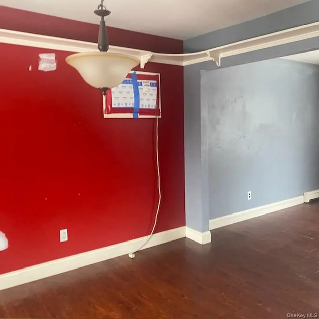 18 Windus Drive Shirley NY 11967